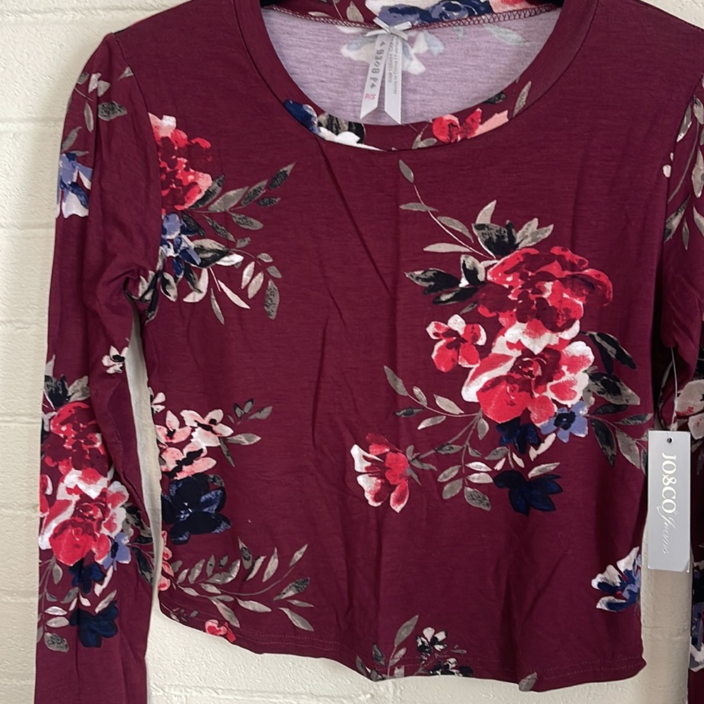 🦋3/40 NWT - Crop JO&CO Long Sleeve Floral Crop Top (S)